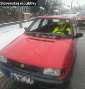 Policajti zastavili Feliciu bez motora, svetiel a čelného skla: Vodič mal prilbu 