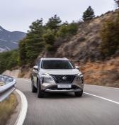 Nissan X-Trail sa vracia ako hybrid