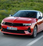 Nový Opel Astra: Trojvalce, plug-in a nová identita