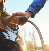 Nabíjacie stanice v Spojenom kráľovstve nechránia pred zlodejmi, ale pred nervozitou pri nabíjaní elektromobilov (podcast)