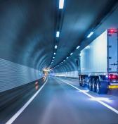 Vodič kamióna na Vysočine dostal 100 000 korún pokutu za to, že odmietol odvážiť auto s nákladom (podcast)