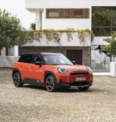 MINI Aceman: Päť dverí a elektrických až 218 koní