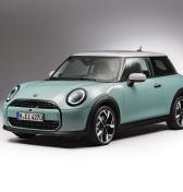 Malé MINI bude nakoniec aj so spaľovacími motormi