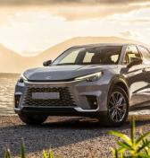 Lexus LBX s bipolárnou batériou je predajným hitom, výrobca zverejnil čísla