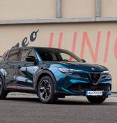 Test: Je Alfa Romeo Junior Ibrida kríza identity talianskej legendy?