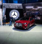 Pozreli sme si nový elektrický Mercedes-Benz GLC. Dáva zbohom špeciálnym názvom a láka na cenu