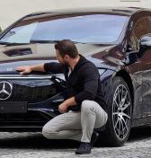 Koľko VW, Stellantis či Mercedes zarobili na každom aute? Im sa darilo, no viaceré automobilky boli v mínuse 