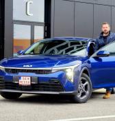 Test: KIA K4 1.6 T-GDi: Vidíme pridanú hodnotu oproti Ceedu, nudný interiér práveže oceňujeme