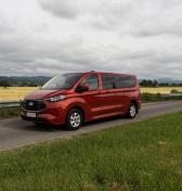 Test: Ford Transit Custom: Je benzín s elektrinou lepší ako dízel? 