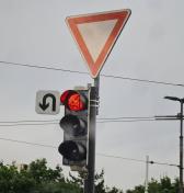 Na akej križovatke sa môžete otočiť bez pokuty? Vysvetľujeme predpisy a príklady z praxe