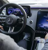 Mercedes pay+ už funguje aj na Slovensku, konečne si môžete dokúpiť funkcie aj dodatočne