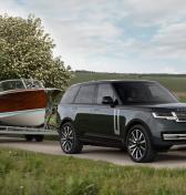 Odhalili historicky prvý Range Rover na elektrinu. Má absurdne vysoký výkon a dvojitú batériu