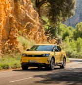 Viac dojazdu pre základ? Ford vymenil batérie pre Capri a Explorer