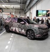 V Mladej Boleslavi Škoda vyrába batérie pre nové modely, plus sme videli Peaq naživo