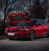 Test: Honda Civic e:HEV je nepochybne jedno z najlepších áut dneška. Doma si ju už neopravíte a vôbec to nevadí
