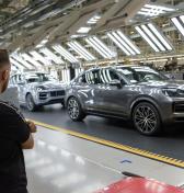 Čo sa to deje v Porsche? Automobilka má rušiť tisíce pracovných miest, informuje TASR