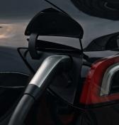 Predaj elektromobilov v EÚ trhá rekordy, pomáha im aj nová hrozba pre klasické palivá