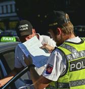Polícia konečne zasiahla proti taxikárom. 8-hodinový záťah odhalil skrývanú katastrofu aj medzi bežnými vodičmi