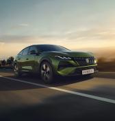 Peugeot 408 prichádza s vylepšeniami, elektrická verzia skočila výrazne vpred