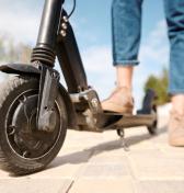 Nové povinnosti pri predaji a kúpe elektrických kolobežiek a bicyklov. Zákony stvorili novú šedú zónu  
