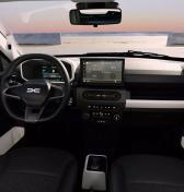 V Nemecku táto Dacia stojí 6 900 €, u nás o 10-tisíc viac. Prečo je taký cenový rozdiel na rovnakom aute?