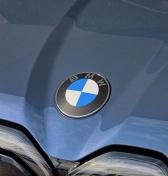 Predaj automobilky BMW klesol v prvom štvrťroku na 565 748 áut