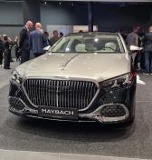 V Bratislave otvorili dve nové predajne luxusných áut. Maybach MANUFAKTUR lounge a poschodový TODOS Atrium s veľkými americkými autami