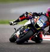 DK100 Racing Team vstúpil do sezóny 2026 s tromi jazdcami. Najmladší má len 9 rokov