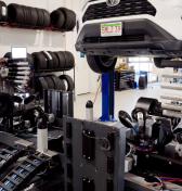 AI už má dosah aj na miesta automechanikov. Tento stroj za 4200 eur má nahradiť troch zamestnancov