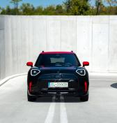 Test: MINI JCW Aceman E. Ďalší hyperaktívny Brit, ktorý sa toho nebojí
