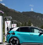 Holandsko posiela obyvateľom SMS, aby nenabíjali elektromobily
