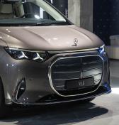 Mercedes VLE prišiel na Slovensko. Toto nie je obyčajný van. Má 8K kino aj kapitánske kreslá
