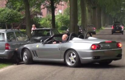 Video: Ako sa neoplatí machrovať s Ferrari!