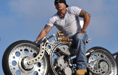 Pre milovníkov diel vyčnievajúcich z radu: Ložiskový motocykel!