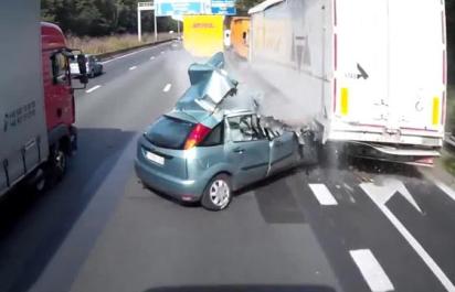 Video: Brutálna zrážka s kamiónom!