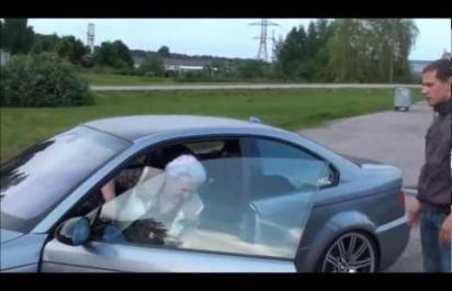 Driftujúca starenka vs. Bmw M3