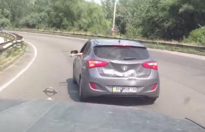 Video: Agresívny vodič dostal príučku!