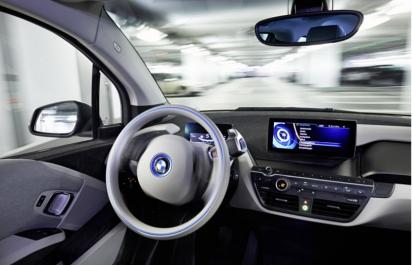 BMW i3, auto, ktorému poviete nech si zaparkuje samo!