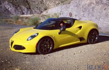 Alfa Romeo 4C Spider, talianska kráska s vetrom vo vlasoch.