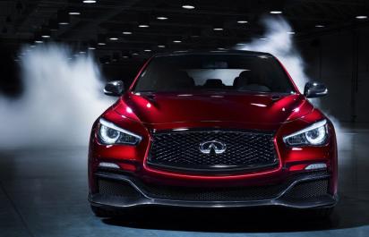 Infiniti Q50 Eau Rouge, legendárne meno, ponúkne legendárny zážitok?