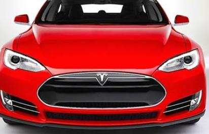 Horúca novinka: Tesla spustila predaj ojazdených vozidiel cez internet!