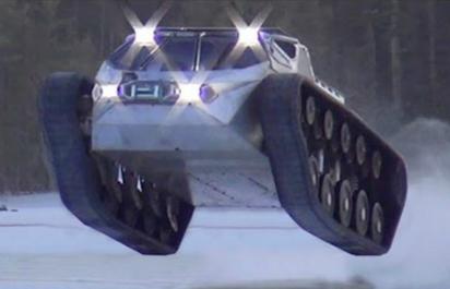 VIDEO: Ripsaw EV-2, vyzerá ako tank, no nie je to tank. Je to 650 koňové monštrum!