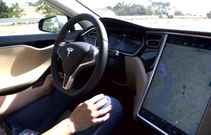 Video: Ako sa jazdí autopilotnou Teslou?