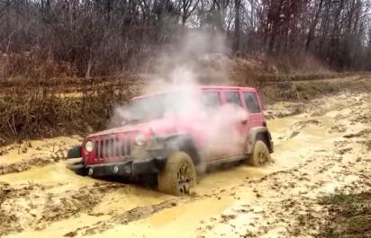 Video: Ako zničiť nový Jeep pri offroade?