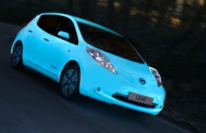 Nissan prichádza s lakom, ktorý v tme žiari!