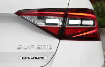 Škoda Superb GreenLine: Spotreba 3,7 litra a dojazd 1780 km!