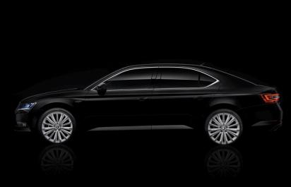 Škoda Superb Black Crystal, šperk na kolesách