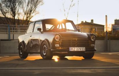 VIDEO: Toto je Trabant, čo dá dole aj Porsche!