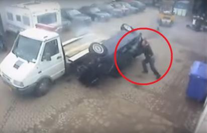 Video: Nakladací fail roka!
