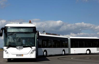 Najväčší autobus na svete: Meria 30 m + odvezie až 300 cestujúcich! 
